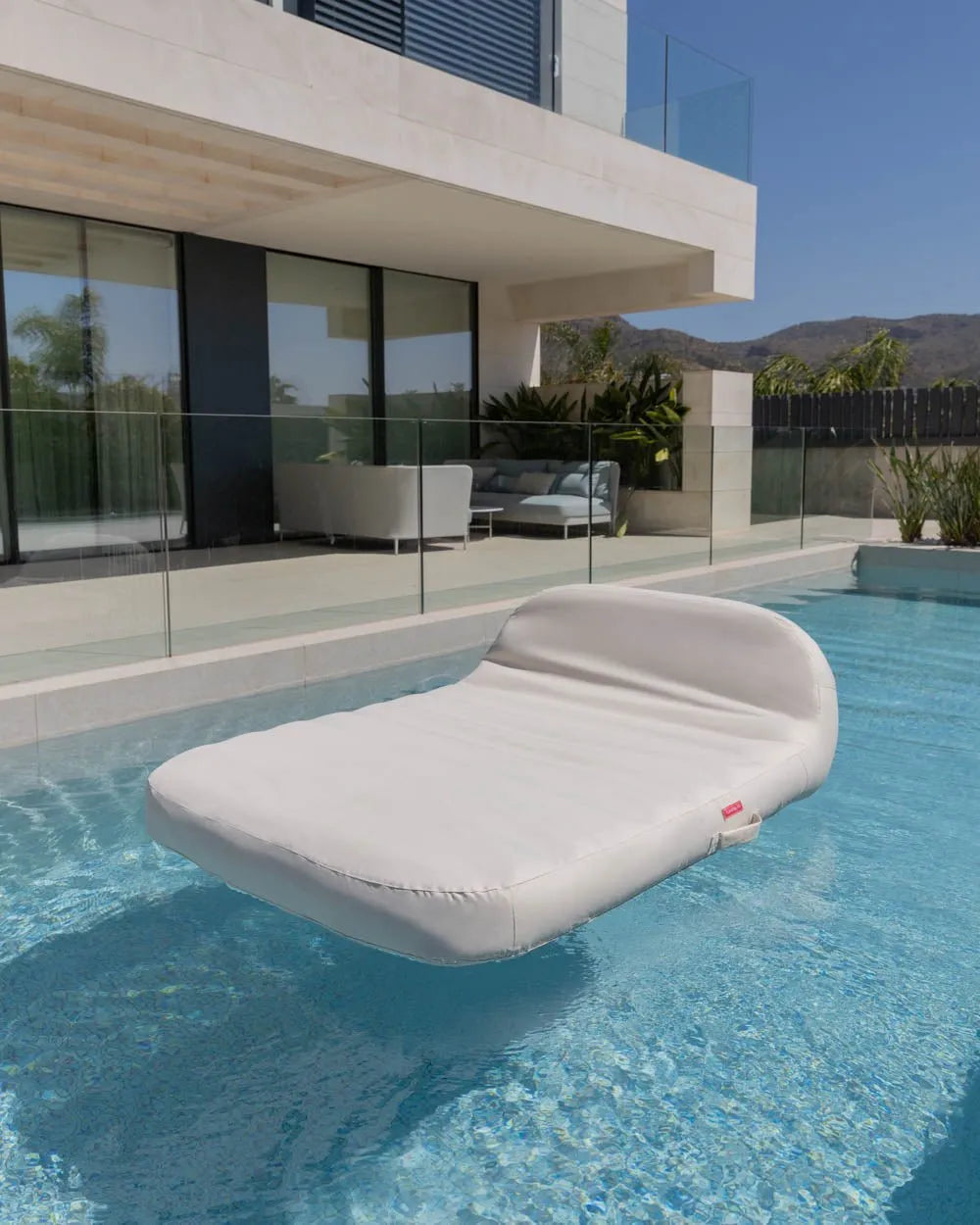 מיטת שיזוף צפה זוגית
